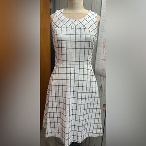 Classic J. Crew cotton blend sleeveless white/blk windowpane dress size 2